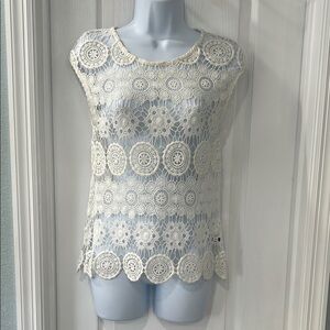 Elegant Lace Crochet Top - Cream